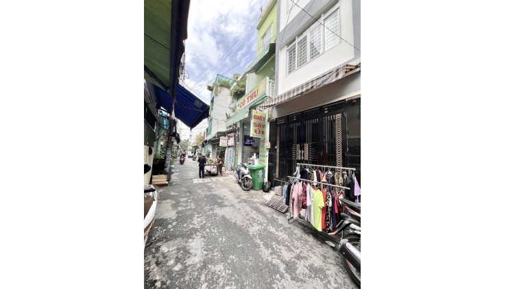 Bán Nhà Tân Hoà Đông, Phường 14, Quận 6. DT 33m2 x 3 tầng (3 x 11). Giá 3.9 tỷ TL.